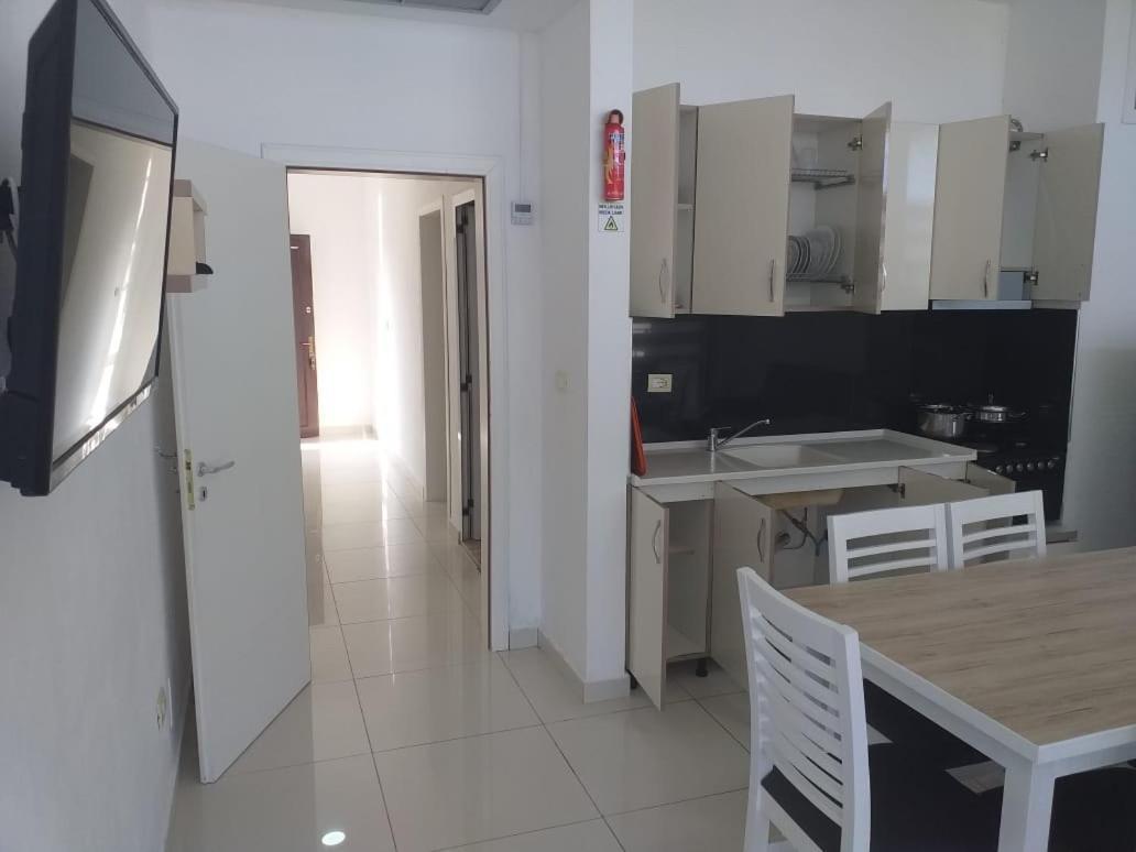 Flat Ergli Apartment Velipojë Екстериор снимка